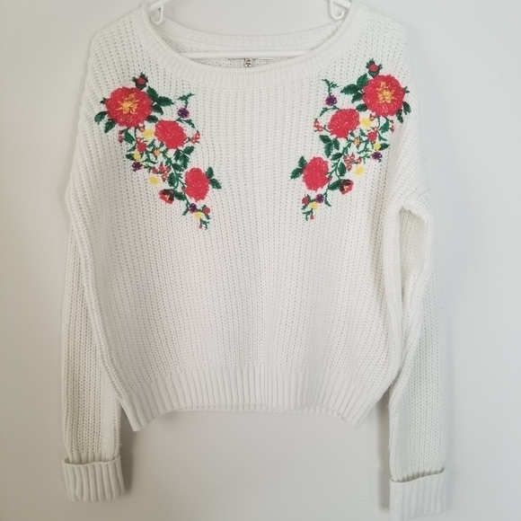 Angel Kiss White Knit Sweater with Embroidered Floral Details Size S - Picture 4 of 11